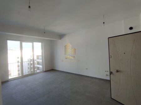 Qira, Apartament 2+1+blk, Bosh, 5 Maji, 40.000 Leke/Muaj