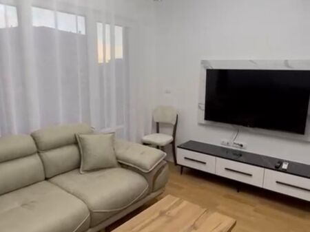 Jepet me Qira Apartament 1+1