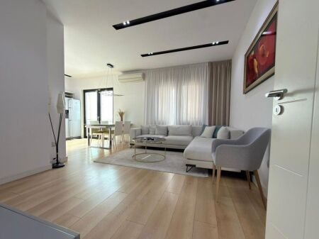 KAFE FLORA, SELLING APARTMENT 3+1