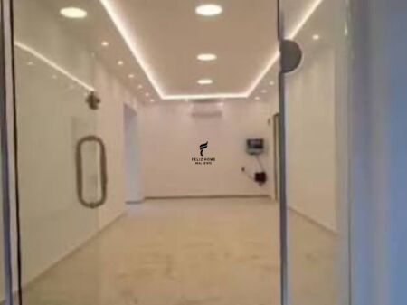 NEGOZIO IN AFFITTO 40 M2 21 DICEMBRE 80.000 LEKE FH-64376