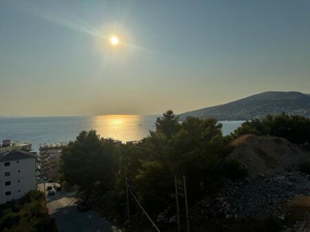 SARANDA, VENDIAMO IMMOBILE DI 4 PIANI CON VISTA MARE 1.700.000 €