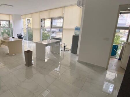 UFFICIO IN AFFITTO 170 M2 ZOGU ZI 3.500 EURO FH-64336