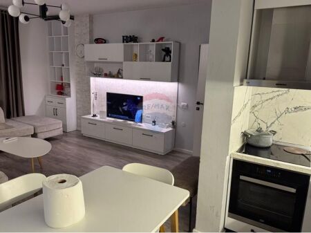 Jepet me qira Apartament 2+1 ne Bulevardin Zogu 1