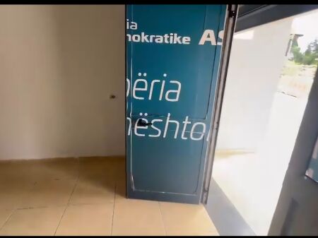  Locale Commerciale in Affitto – 60m² in Via Kadri Prishtina, Ideale per Ufficio o Negozio