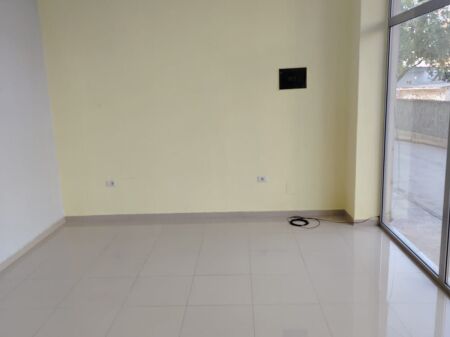 Shitet ambient komercial  - 25 m²  - 75,000 € i diskutueshem