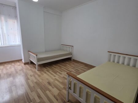 Apartament 2+1, Astir!
