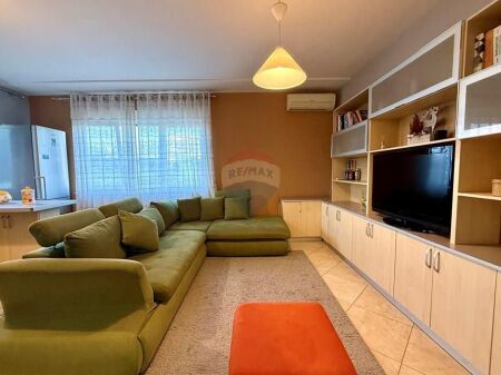 Apartament - Për Shitje - Kompleksi Kolombo, Tiranë