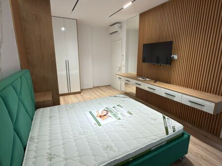 Apartament 2+1 per qira Komuna e Parisit