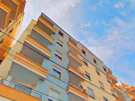 jepet me qera apartament 2+1 Kati 3, 110 m² (pranë Kafes së Rremës, Rruga Faik Kulla - 30.000 ALL/muaj / Preferohen çifte) Tirane, jepet me qera apartament 2+1 Kati 3, 110 m² (pranë Kafes së Rremës, Rruga Faik Kulla - 30.000 ALL/muaj / Preferohen çifte)