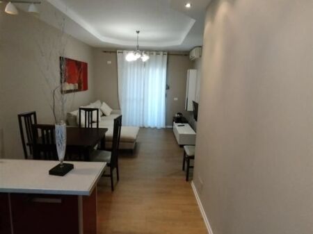Jepet me qera Apartamenti 1+1 , Yzberisht rruga Besim Alla 450 mije leke