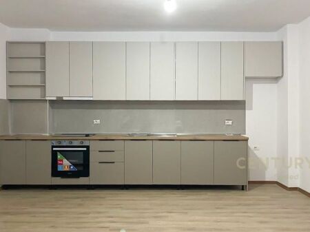 Apartament 2+1+2 Ne Rrugen 5 Maji per Qira. 400 € /Muaj