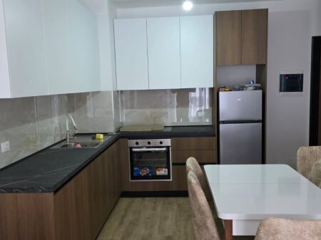 Apartament 2+1 per qira tek Univers City