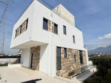  Luxury Villa with Pool for Sale – Mjull Bathore, near Tirana East Gate