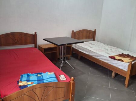 GARSIONERE 20000 LEKE.VILAT GJERMANE.