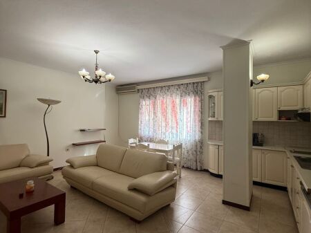 Apartament 2+1, Bllok!