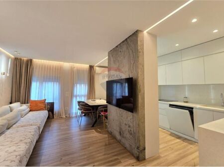Apartament 2+1 me qera Pazari Ri
