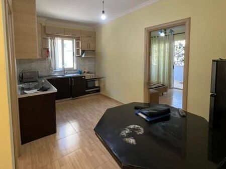 Apartament 2+1, për Shitje ne zonën e Freskut