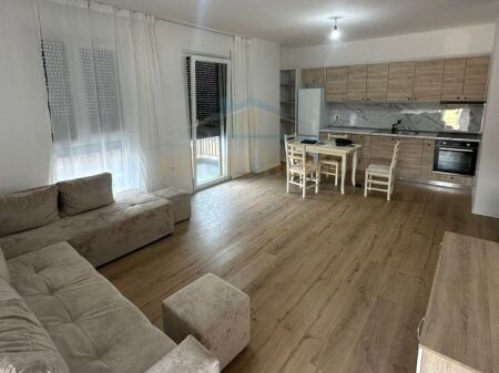 Qera, Apartament 2+1+2, Trio Tower, Don Bosko.