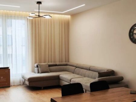 JEPET ME QERA APARTAMENT 1+1 – ISH STACIONI I TRENIT, TIRANË