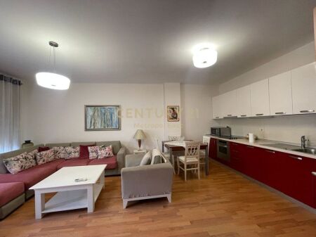 APARTAMENT 2+1 ME QIRA TE PAZARI I RI