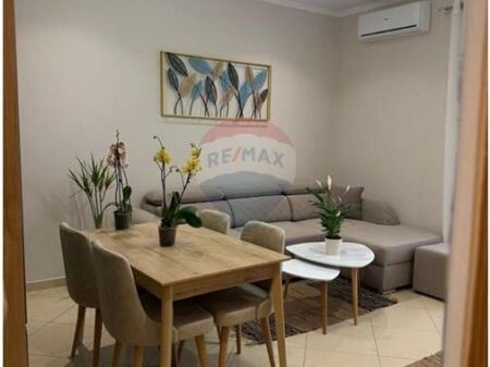 Apartament 1+1 per qira tek Ruga e Kavajes!