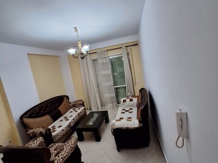 Jepet me Qera Apartament 2+1 , Astir
