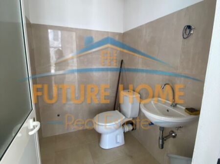For sale, Premises, Paris Commune