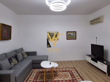 JEPET APARTAMENT 1+1 ME QERA NE QENDER 70.000 LEKE