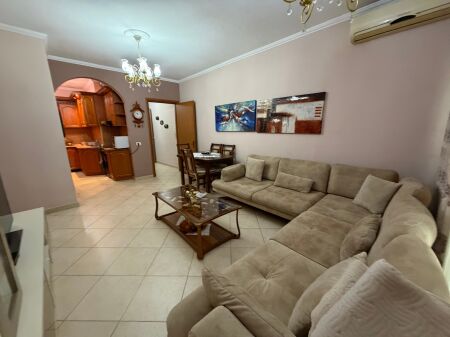 ~Affitto, Appartamento 2+1  Yzberisht vicino a Big market ~2° piano con ascensore ~Prezzo 450 al mese non trattabile