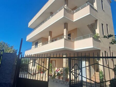 Appartamento 3+1+2 - Unaza Durrës