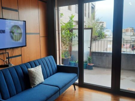  Apartament 1+1 me Qira – Rruga e Barrikadave 1000 Euro