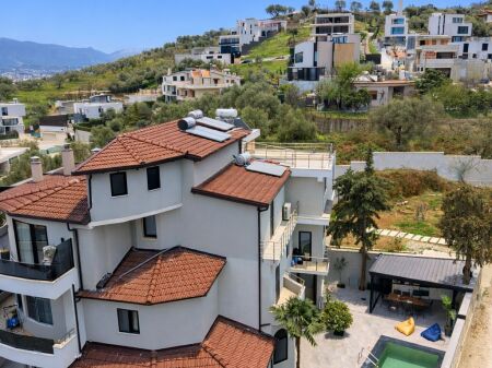 Super villa in vendita – Lago Secco