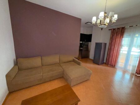 APARTAMENT PER BANIM OSE ZYRA, PRANE STADIUMIT "AIR ALBANIA", TIRANE! 650 € /Muaj