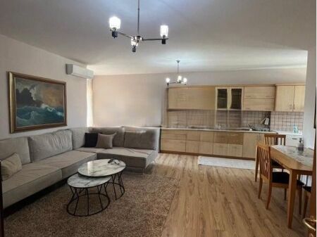 JAPIM ME QIRA APARTAMENT 1+1,AMBASADA AMERIKANE! 600 € /Muaj