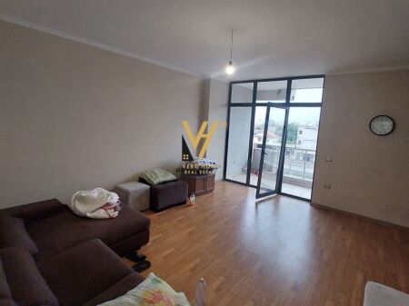 UFFICIO 130 M2 IN AFFITTO A UNAZA E RE 80.000 LEKE