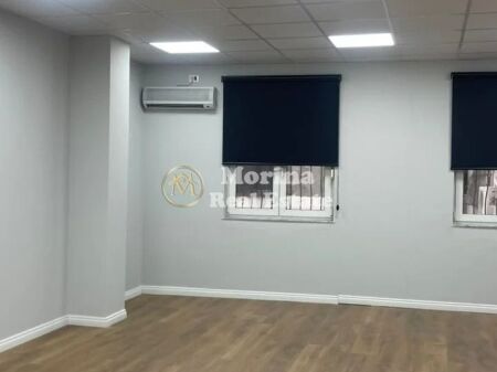 Affitto | Locale Commerciale | Centro | 950 €/mese