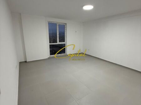 APARTAMENT ME QIRA 2+1 RRUGA E DIBRES 40.000 LEKE