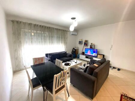  Jepet me Qera Apartament 1+1 ne 5 Maji