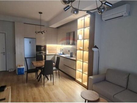 Apartament - Për Qira - Rruga Ali Demi, Tiranë