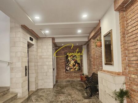 UFFICIO IN AFFITTO 74 M2 STADIO AIR ALBANIA 1.250 EURO