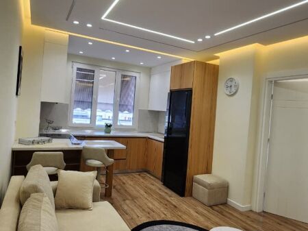 Apartament 1+1 për qira pranë Universiteti Zonja e Këshillit të Mirë