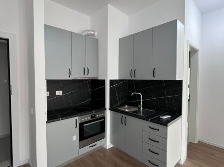 Jepet me qera Apartamenti 1+1 Bosh, Rezidenca Kadiu godina 4 ( Ali Dem ) 350 mije leke