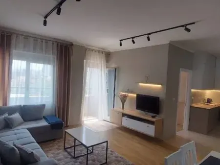Jepet apartament 1+1 me qera tek Selvia , kompleksi Halili