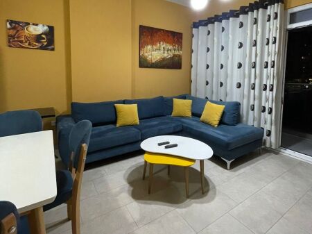  Jepet me Qira Apartament 1+1 – pranë Square 21