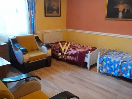 JEPET APARTAMENT 2+1+BLK ME QIRA TE KRISTAL CENTER 65.000 LEKE