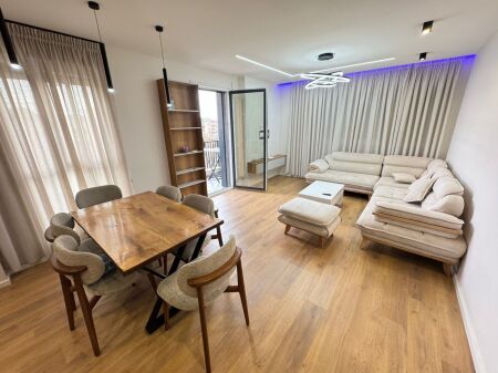  Jepet me qira apartament 2+1  Adresa: Don Bosko  Çmimi: 70,000 lekë / muaj