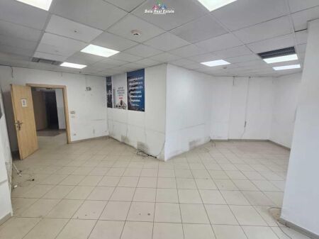 Ufficio in Affitto a Bllok (ID BZ2467) Tirana.
