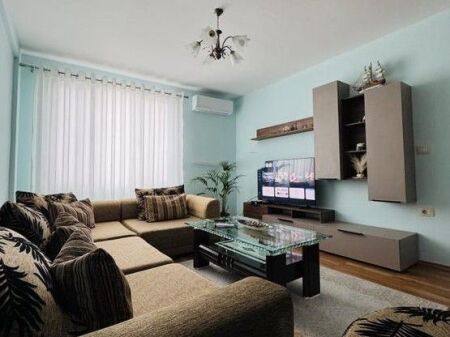 LISTIM I RI. Apartament 1+1 tek Tirana e Re