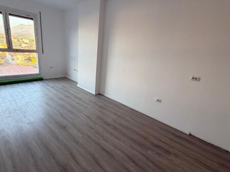 Shitet apartament 1+1 ne Paskuqan
