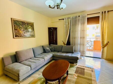Apartament 1+1 Komuna e Parisit